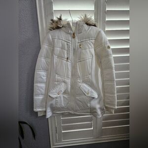 MK White Puffer Jacket with Fur Hood With Belt Size Medium